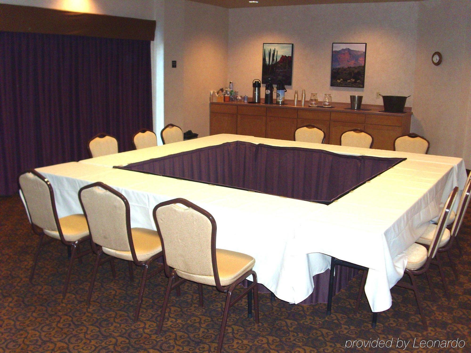 Holiday Inn Express & Suites Phoenix/Chandler Facilidades foto